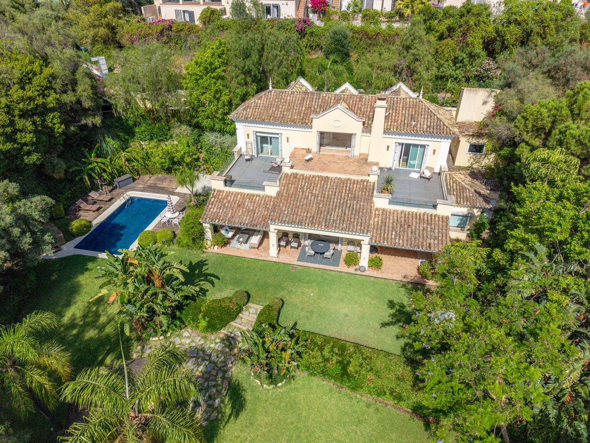 3 спални, 4 бани - Вила за продажба в La Quinta, Benahavis