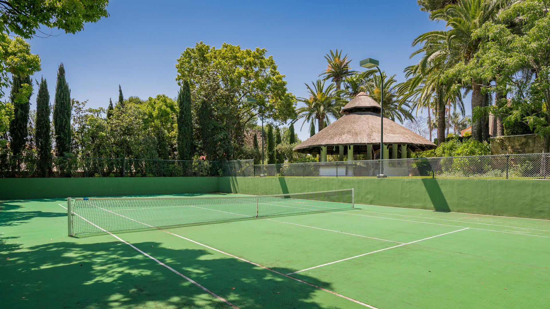9 Bed - Villa for Sale in Marbella Golden Mile
