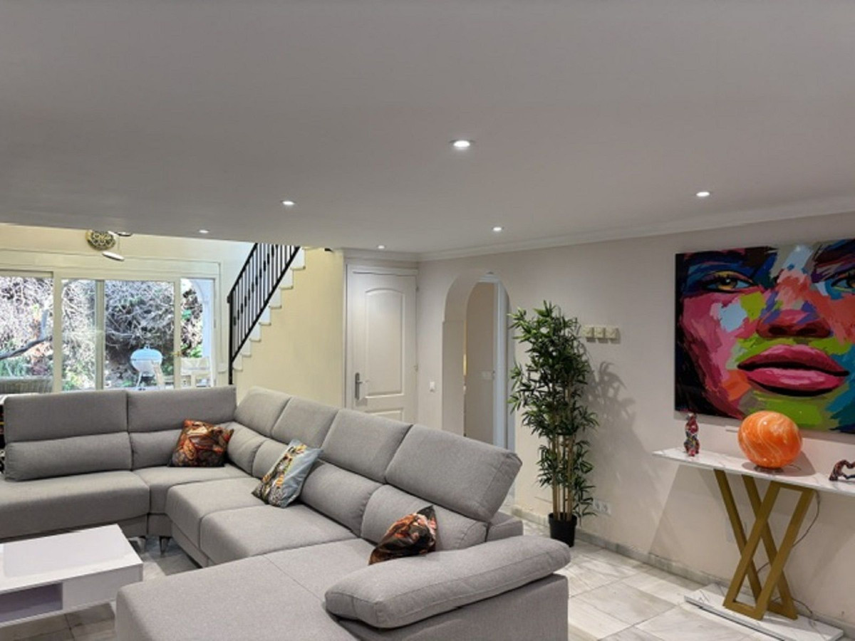 Casa de 4 Dormitorios y 2 Baños en alquiler vacacional en Marbella