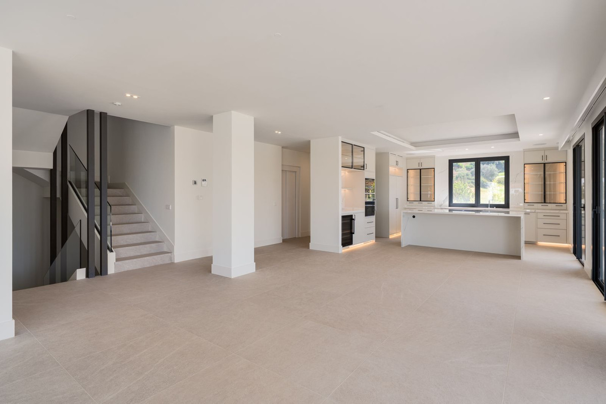 Casa de 4 Dormitorios en venta en Estepona