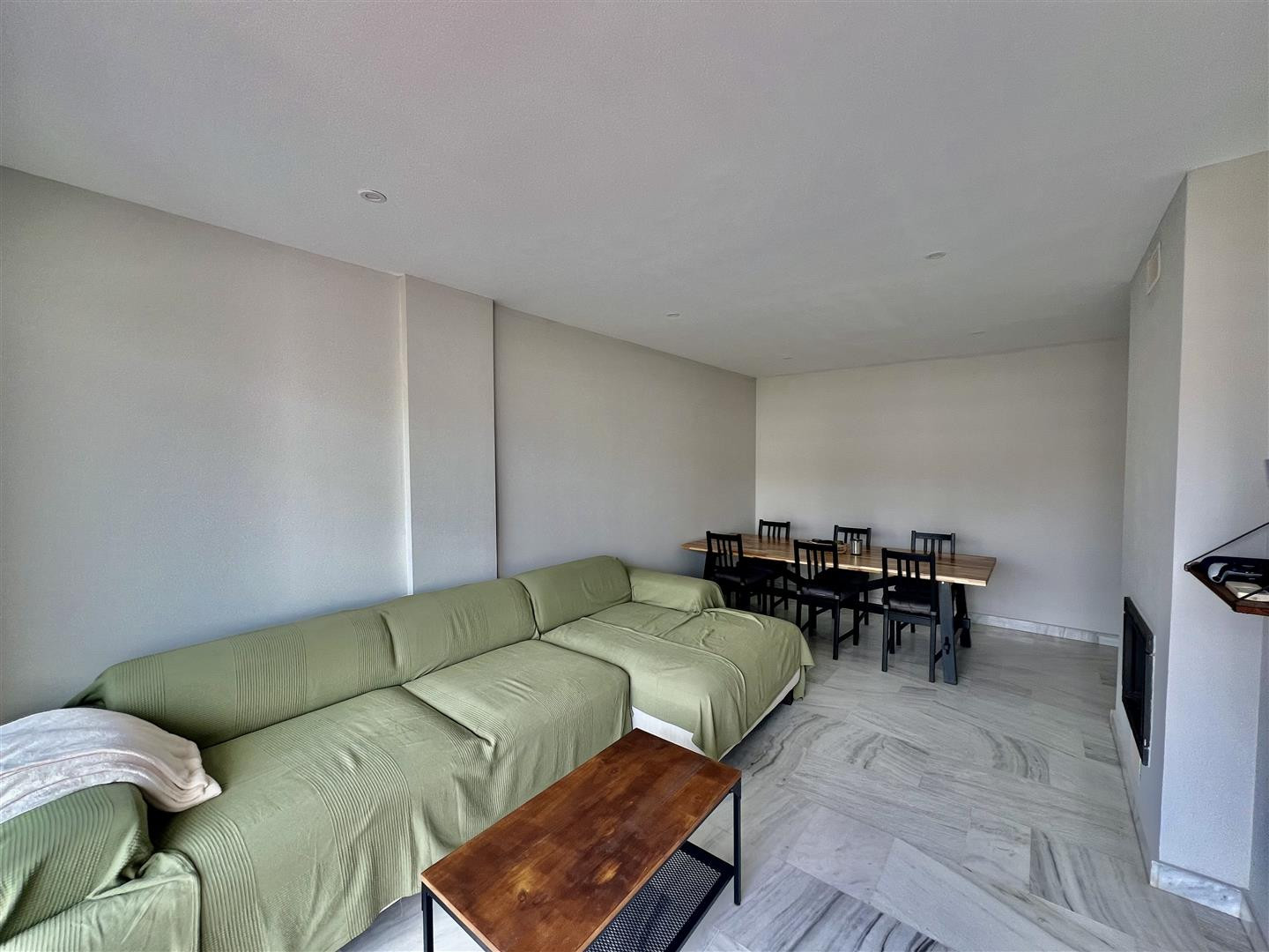 Piso de 1 Dormitorio en venta en La Alqueria, Estepona