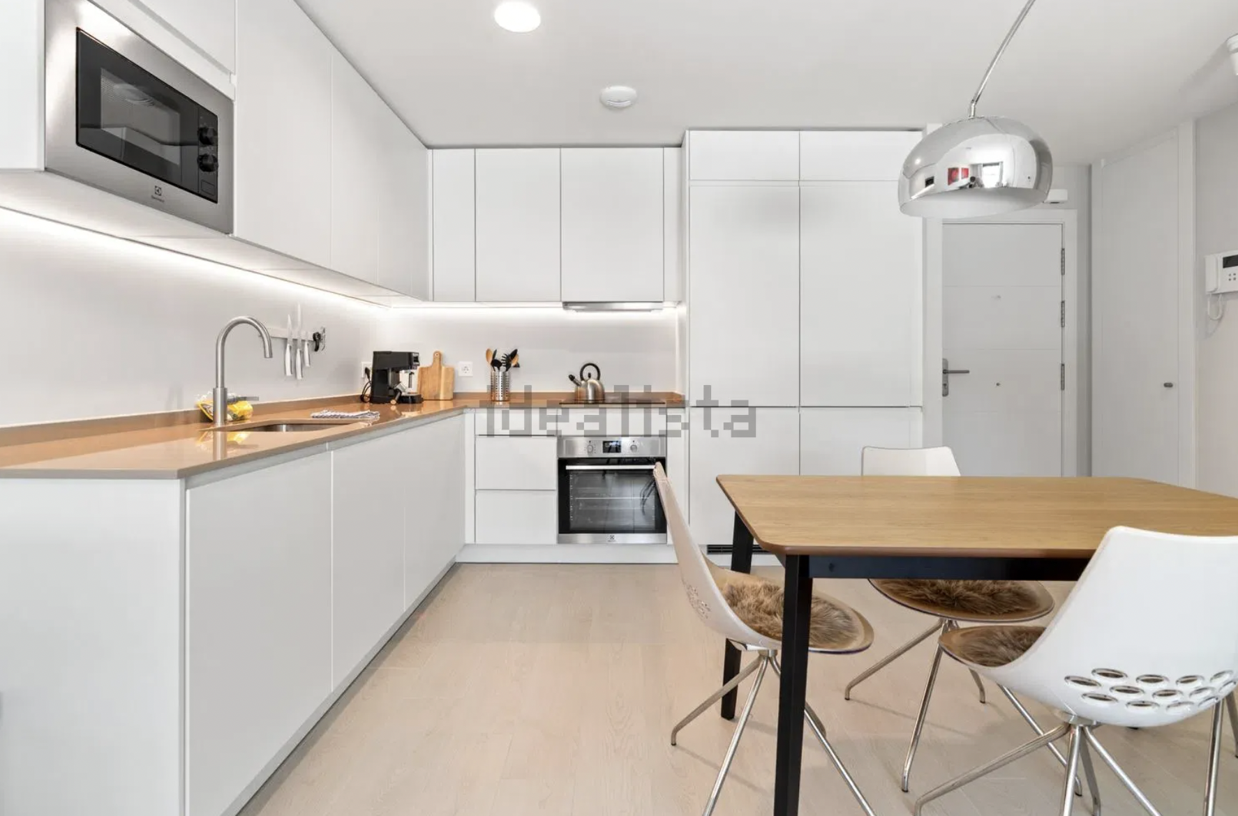 2 Bed - Apartment Holiday Rental in Casares