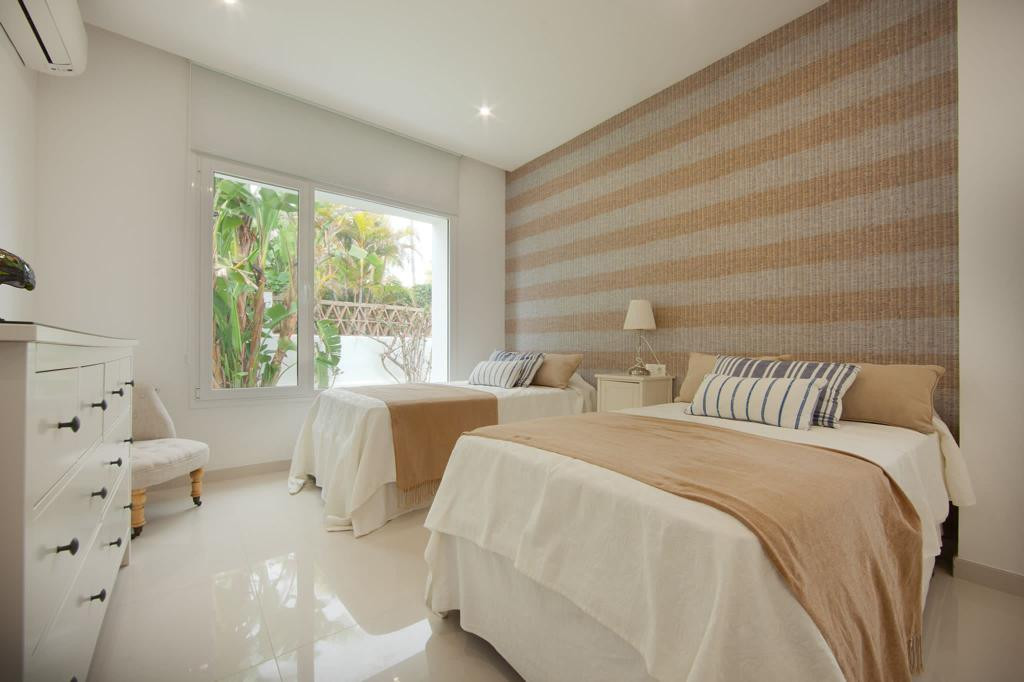 Casa Adosada de 3 Dormitorios en alquiler en Marbella
