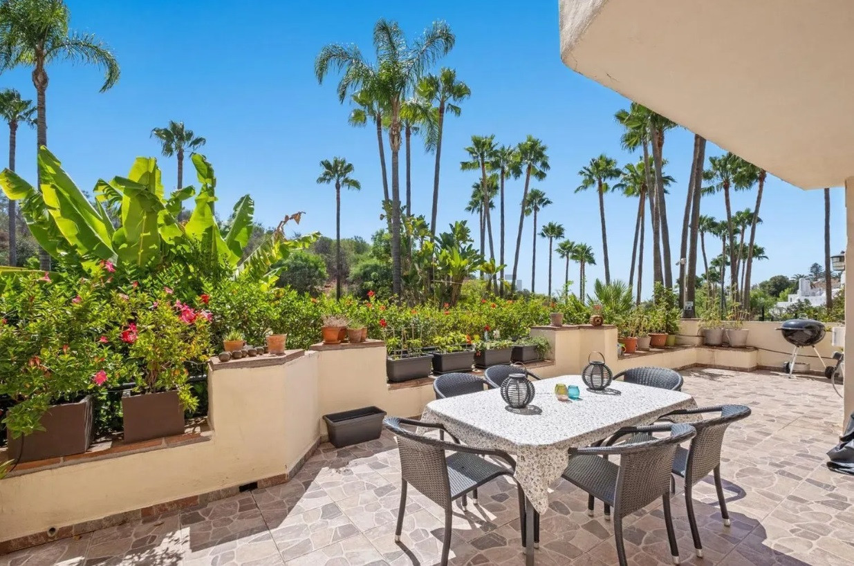 Piso de 3 Dormitorios en venta en Milla de Oro, Marbella