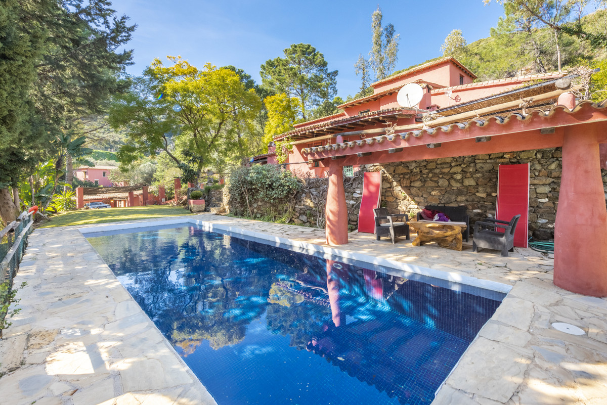 5 спални - Селска къща за продажба в Benahavis