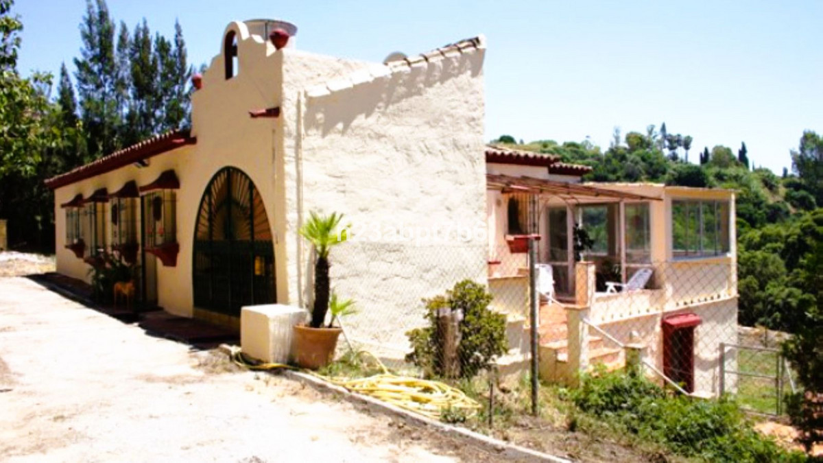 Casa de 2 Dormitorios y 2 Baños en venta en Los Almendros, Benahavís