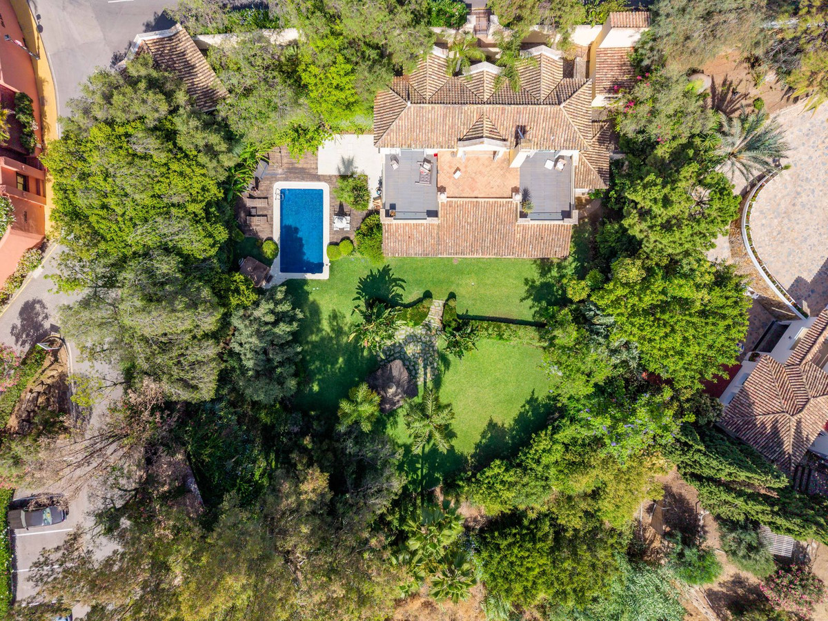3 спални, 4 бани - Вила за продажба в La Quinta, Benahavis