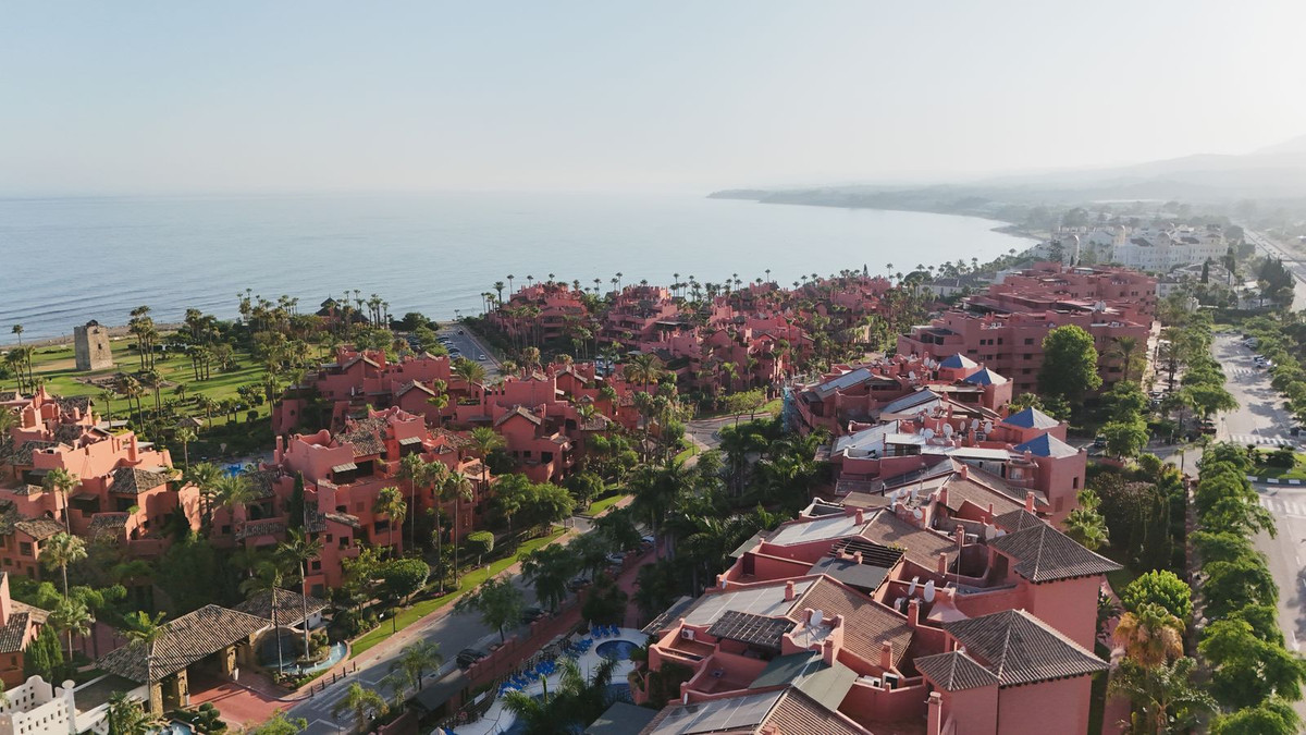 2 Bed, 2 Bath - Apartment for Rent in Estepona