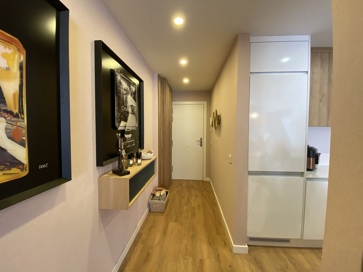 Piso de 2 Dormitorios y 2 Baños en venta en Estepona