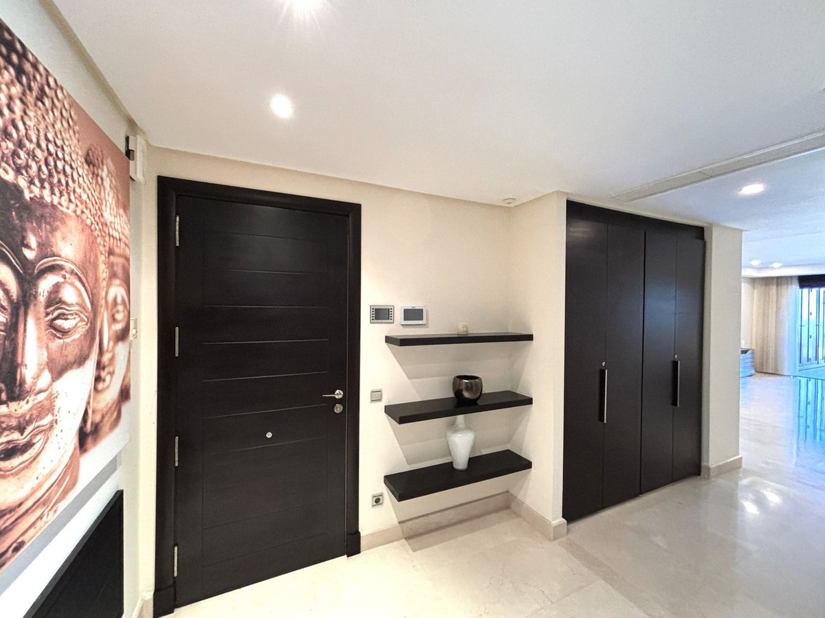 Piso de 2 Dormitorios en venta en Puerto Banús