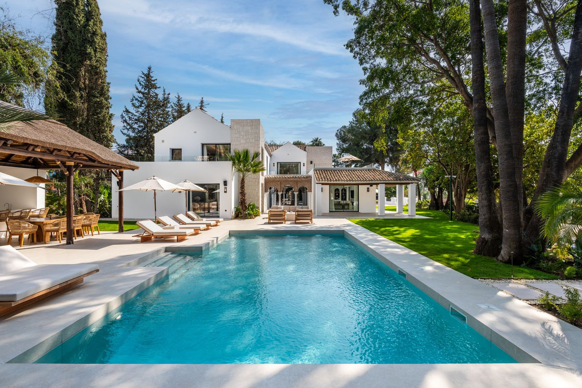 5 спални - Вила за продажба в Nueva Andalucia, Marbella