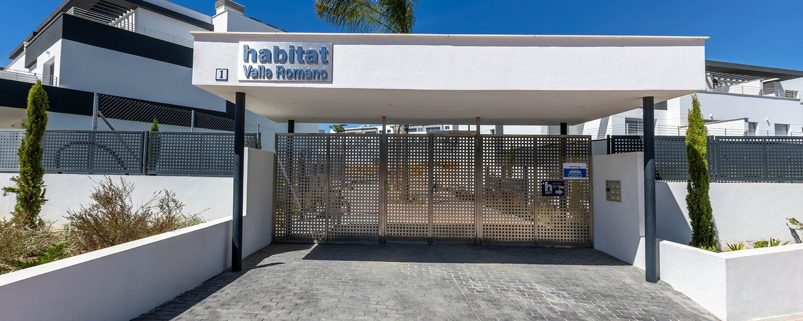 Piso de 2 Dormitorios y 2 Baños en venta en Estepona