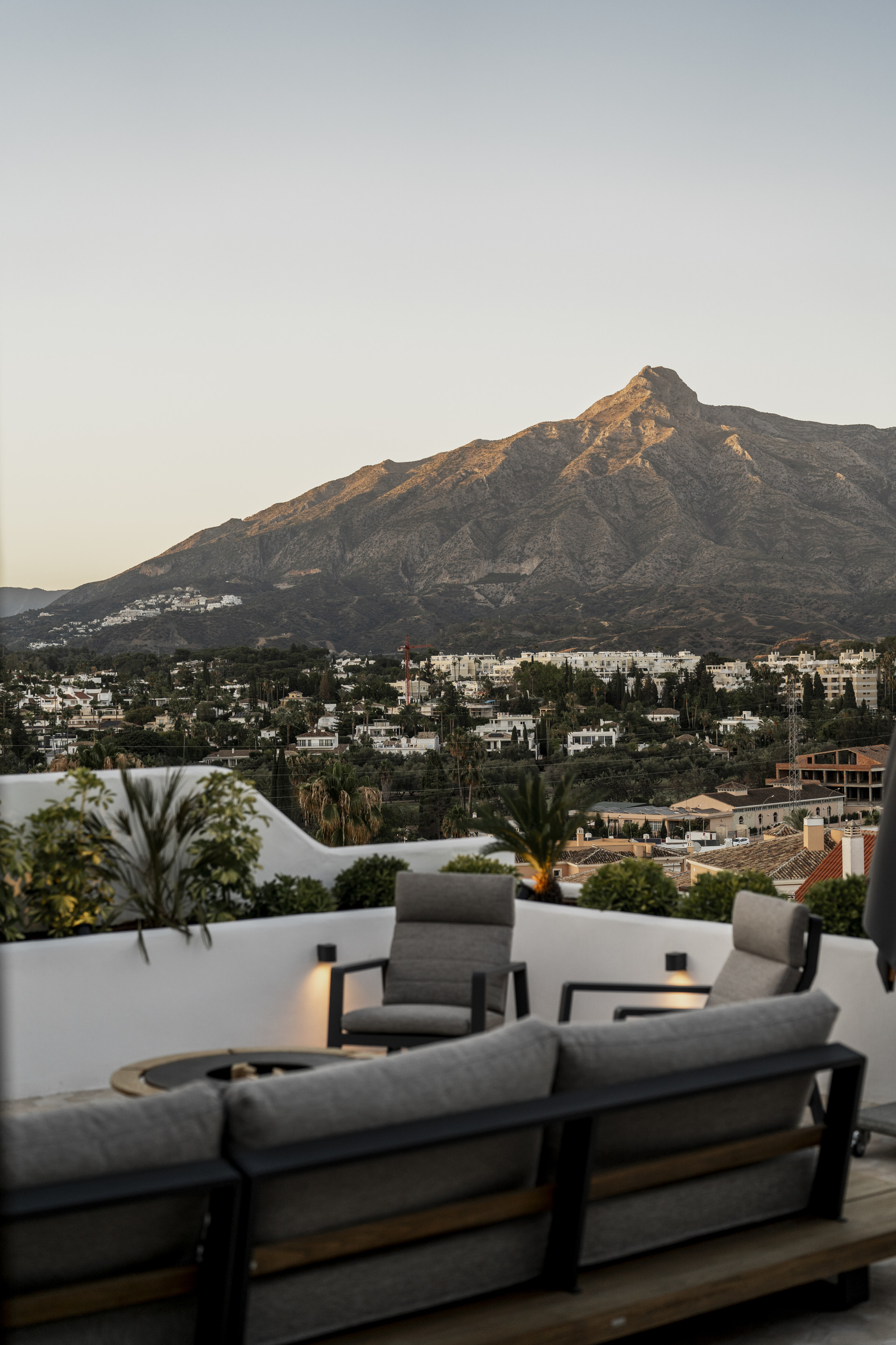 Ático de 3 Dormitorios y 2 Baños en venta en Nueva Andalucía, Marbella