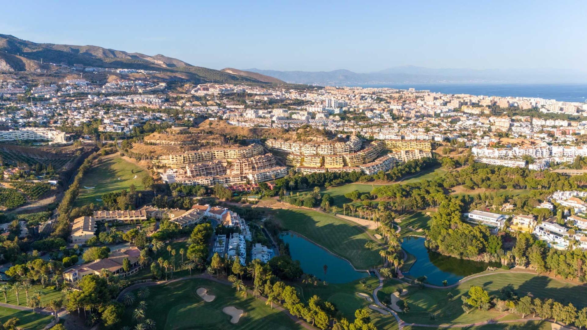 Piso de 2 Dormitorios y 2 Baños en venta en Torrequebrada, Benalmádena