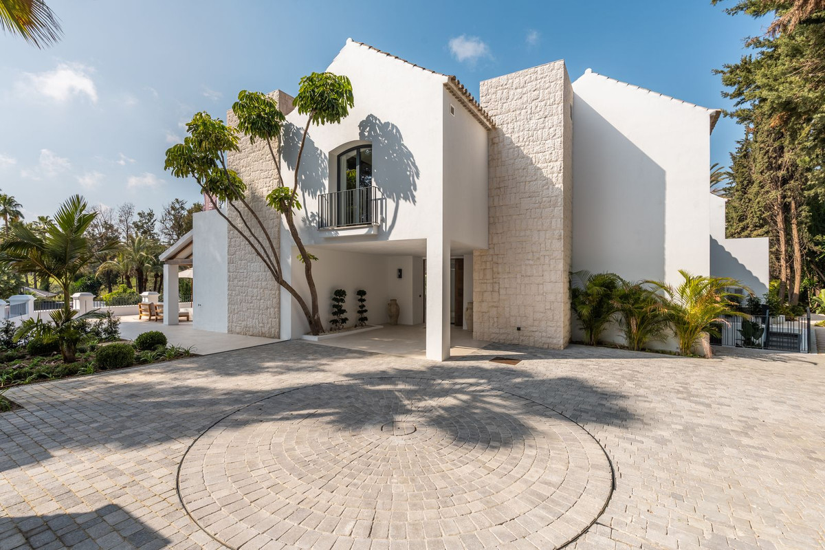 5 спални - Вила за продажба в Nueva Andalucia, Marbella