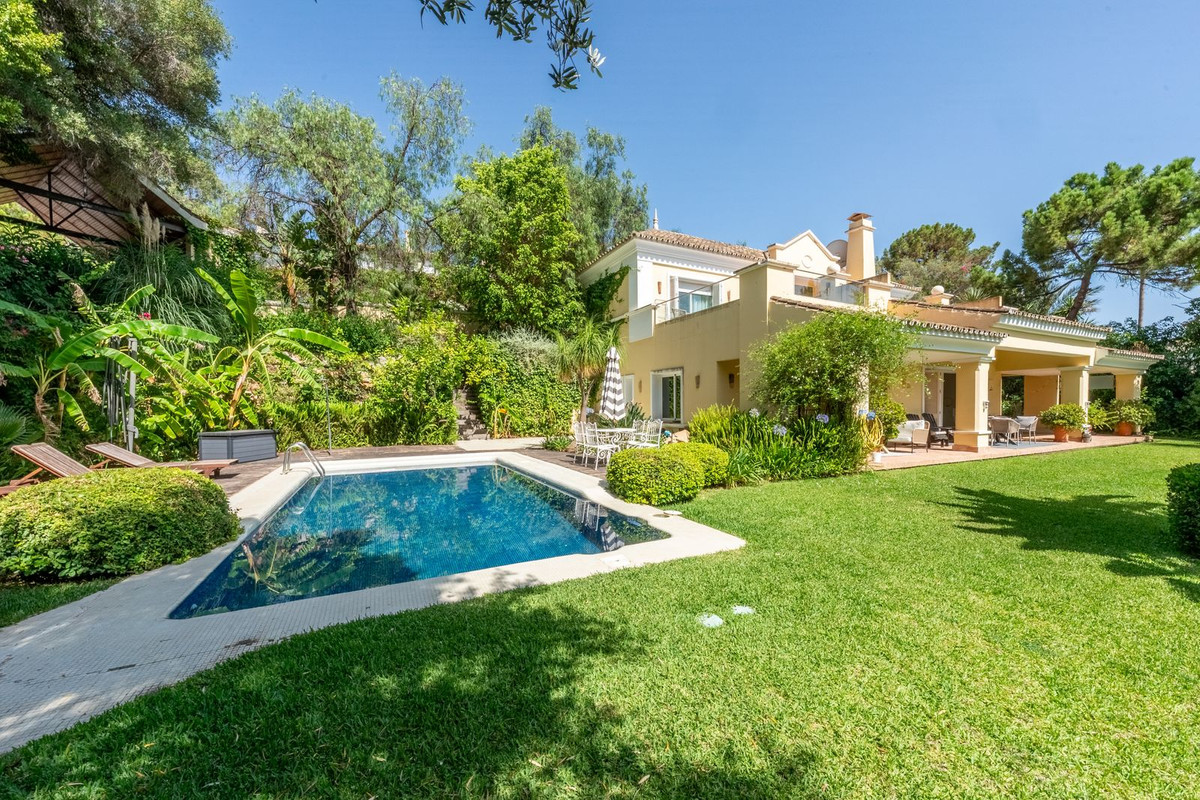 3 спални, 4 бани - Вила за продажба в La Quinta, Benahavis