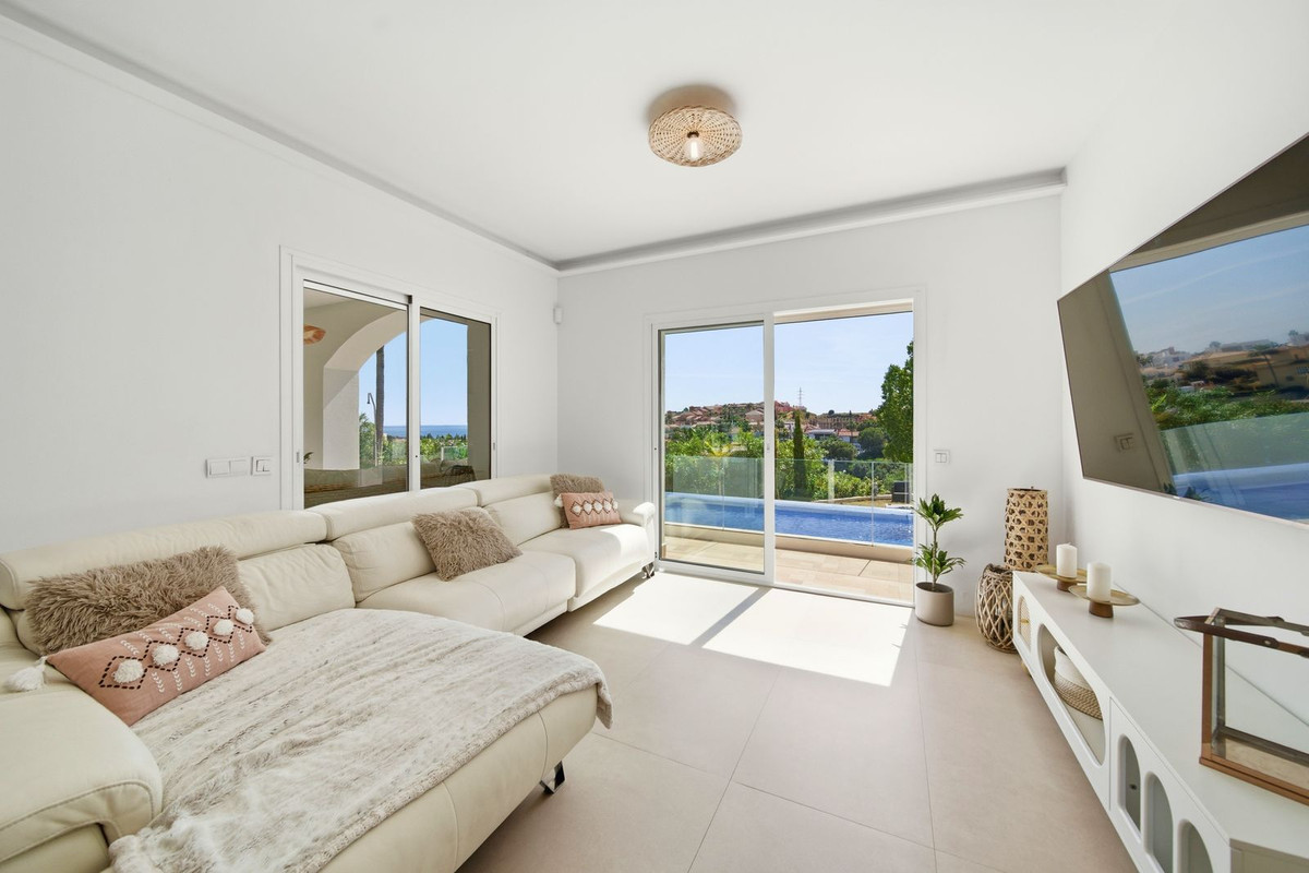 Casa de 3 Dormitorios en venta en Riviera del Sol, Mijas