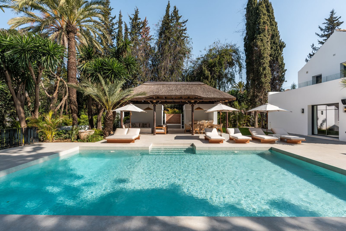 5 спални - Вила за продажба в Nueva Andalucia, Marbella