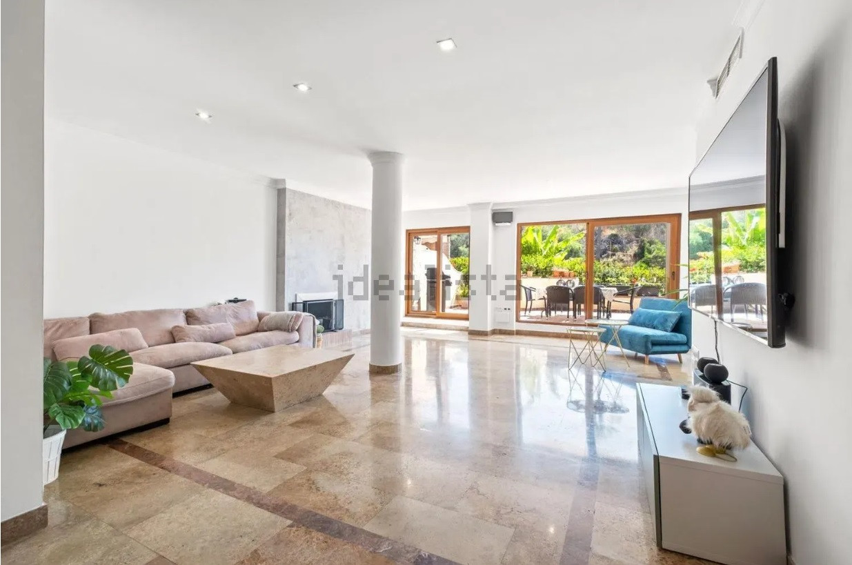 Piso de 3 Dormitorios en venta en Milla de Oro, Marbella