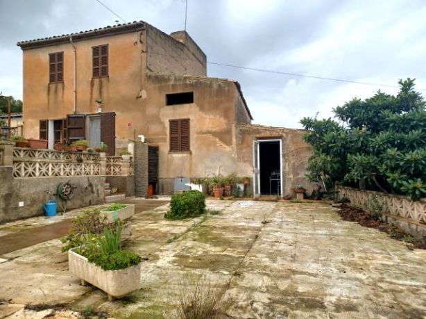 Finca de 5 Dormitorios y 2 Baños en venta en Portocolom