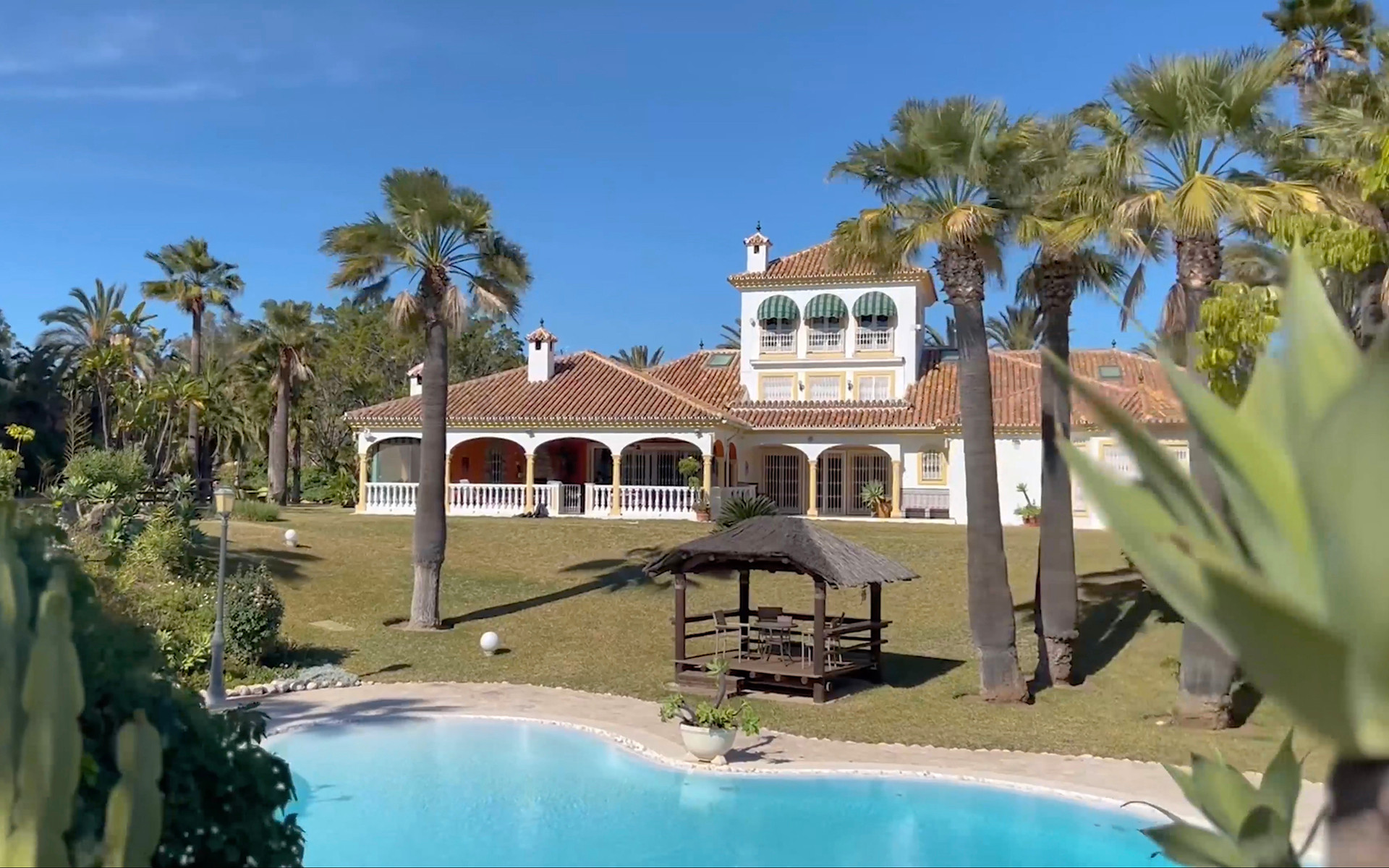 6 спални, 7 бани - Вила за продажба в Cerros del Aguila, Mijas