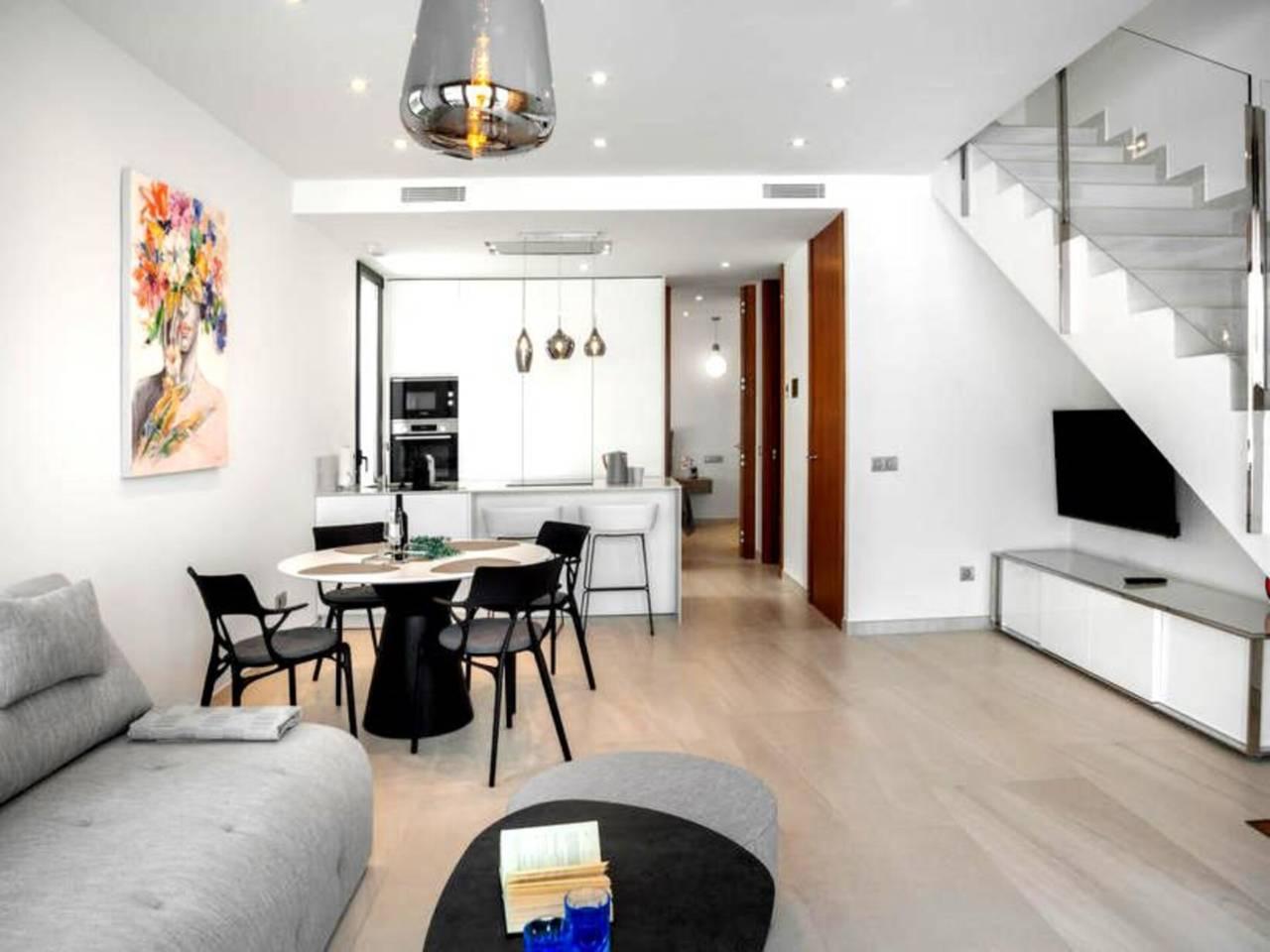 Casa Adosada de 3 Dormitorios y 3 Baños en alquiler vacacional en Benidorm Centro Urbano