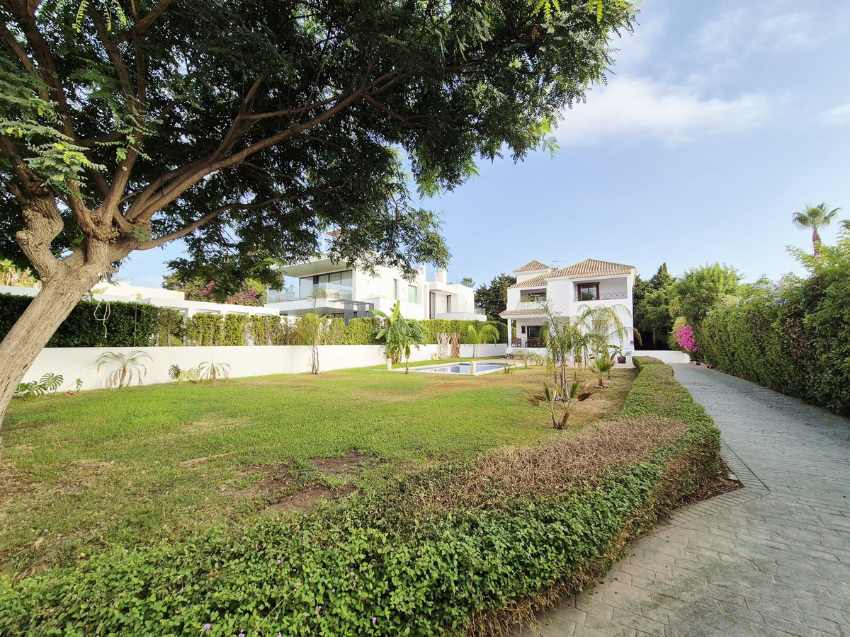 4 спални, 4 бани - Вила за продажба в Guadalmina Baja, San Pedro de Alcántara