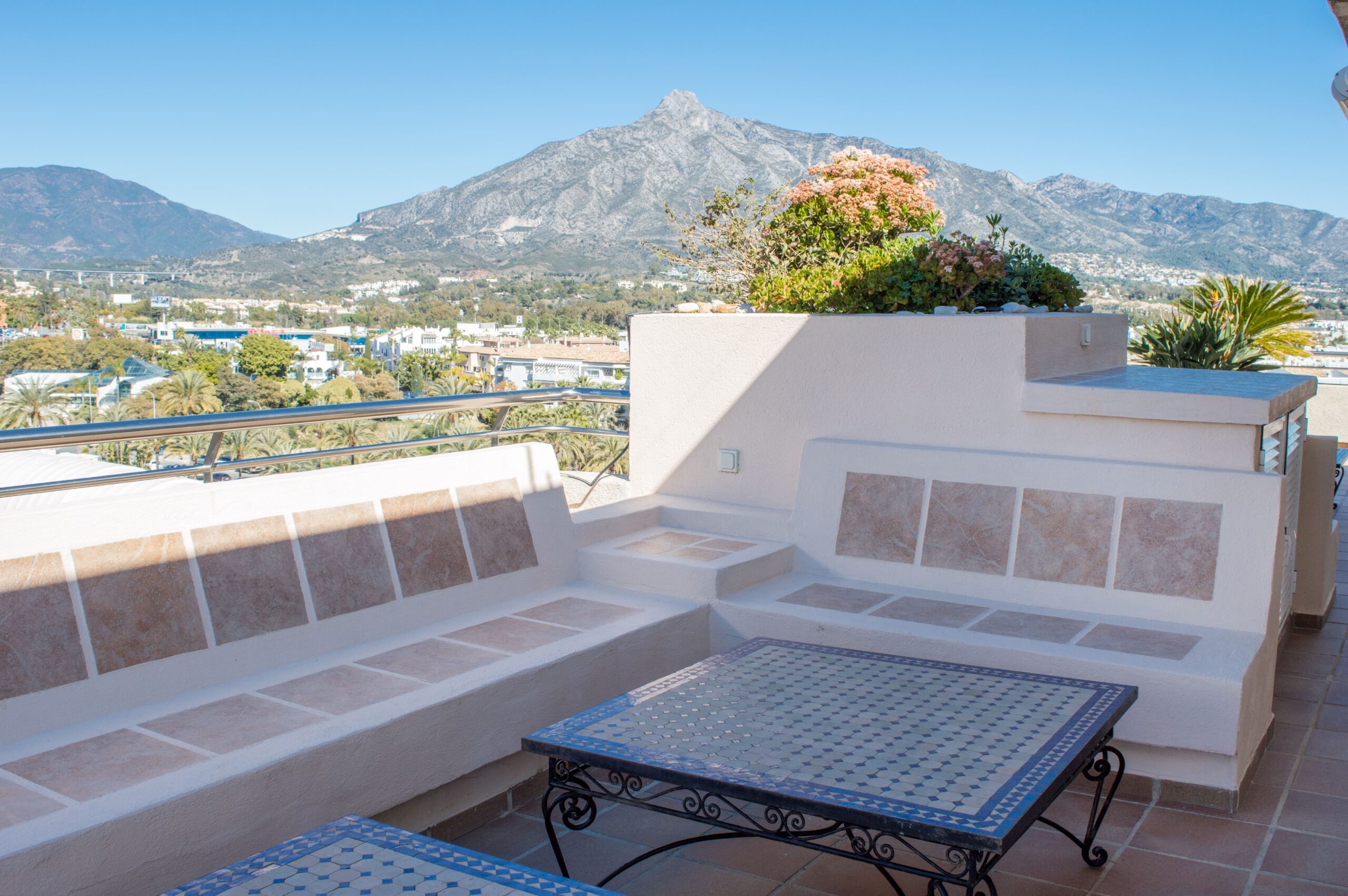 Piso de 2 Dormitorios en venta en Puerto Banús, Marbella