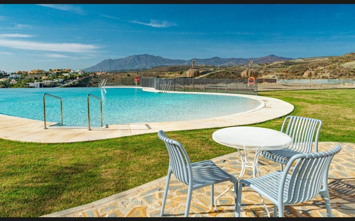 Piso de 3 Dormitorios y 2 Baños en alquiler vacacional en El Paraíso, Estepona