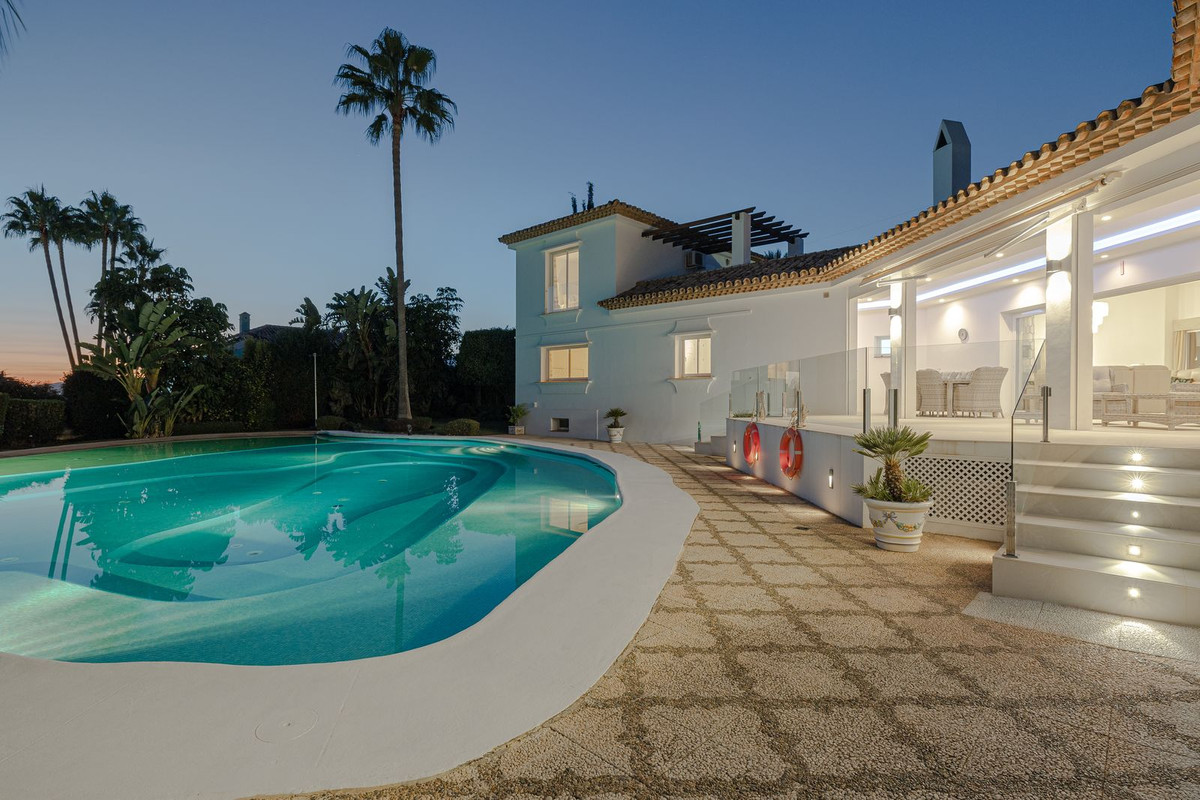 Casa de 6 Dormitorios y 7 Baños en venta en El Paraíso