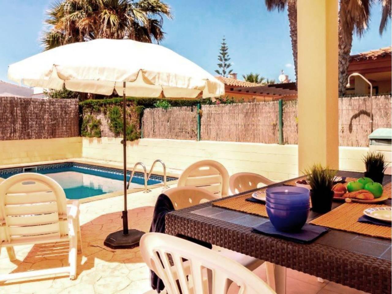 Casa Adosada de 3 Dormitorios en alquiler vacacional en Deltebre