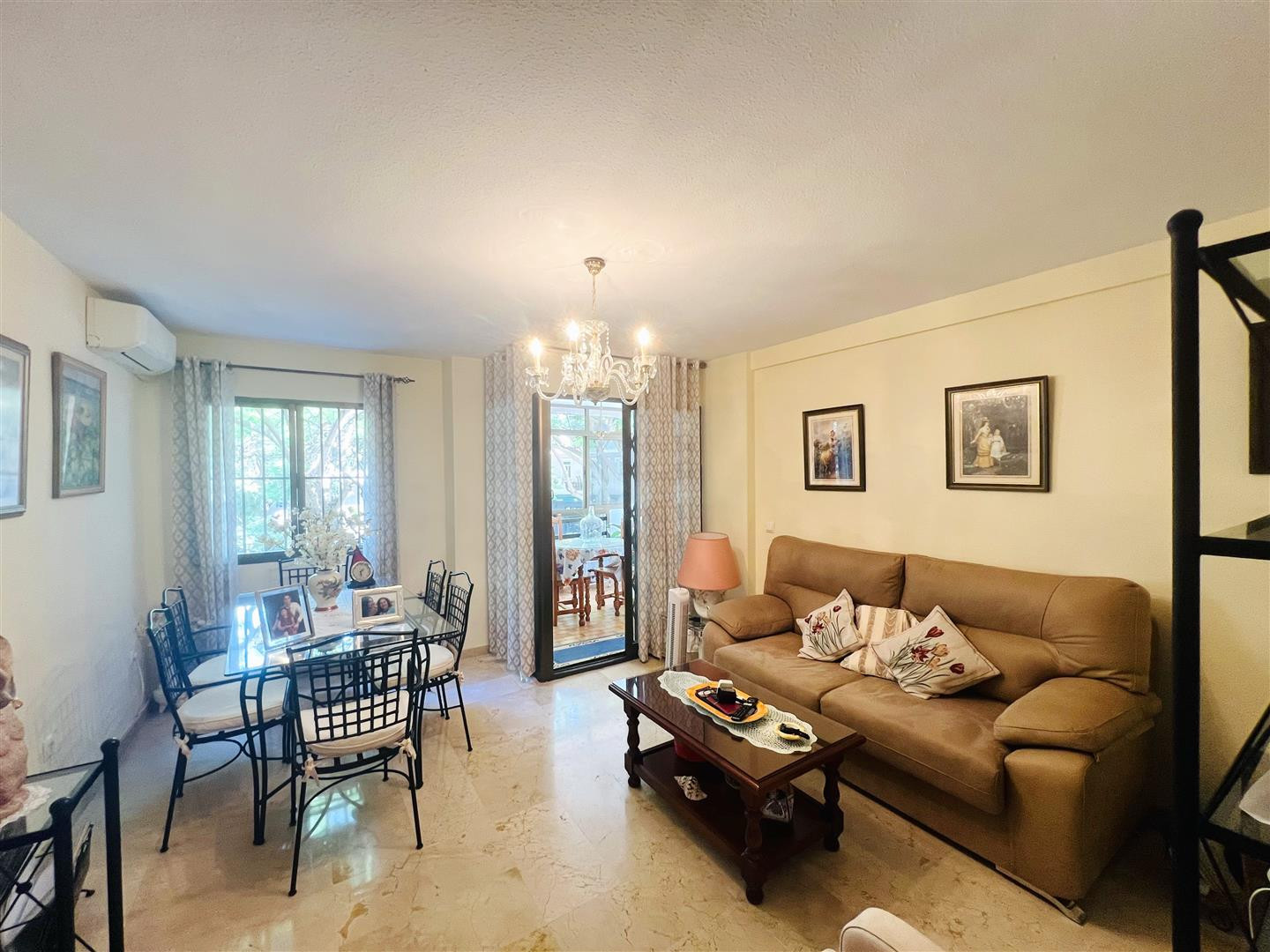 Piso de 2 Dormitorios y 1 Baño en venta en Marbella Centro