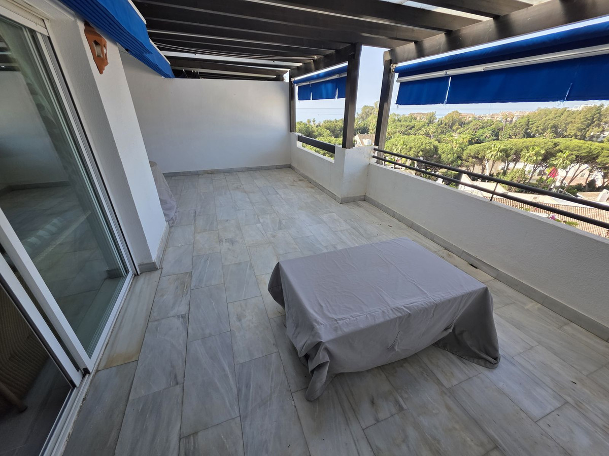 Piso de 2 Dormitorios en venta en Puerto Banús