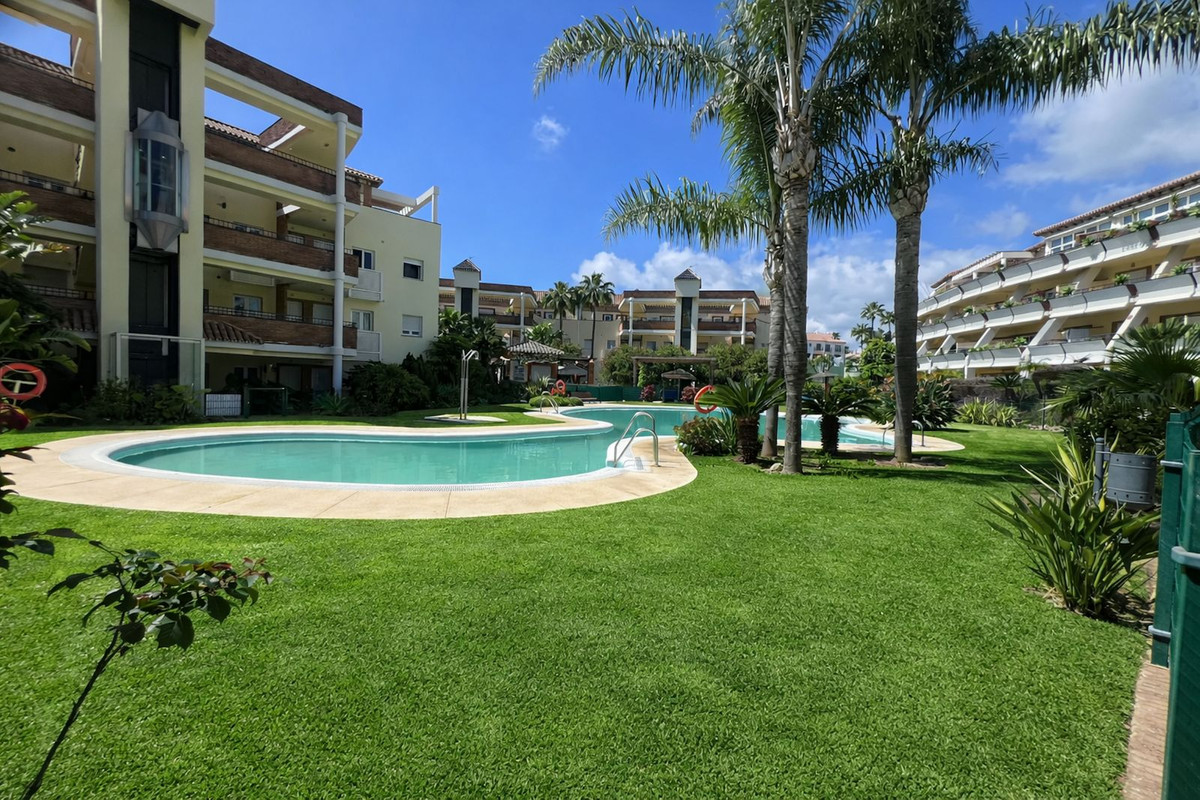Piso de 2 Dormitorios en venta en Riviera del Sol, Mijas