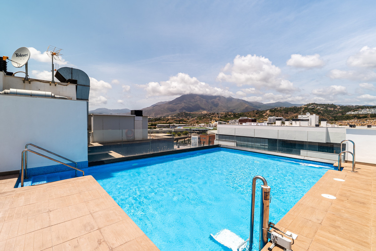 Piso de 3 Dormitorios y 2 Baños en venta en Estepona