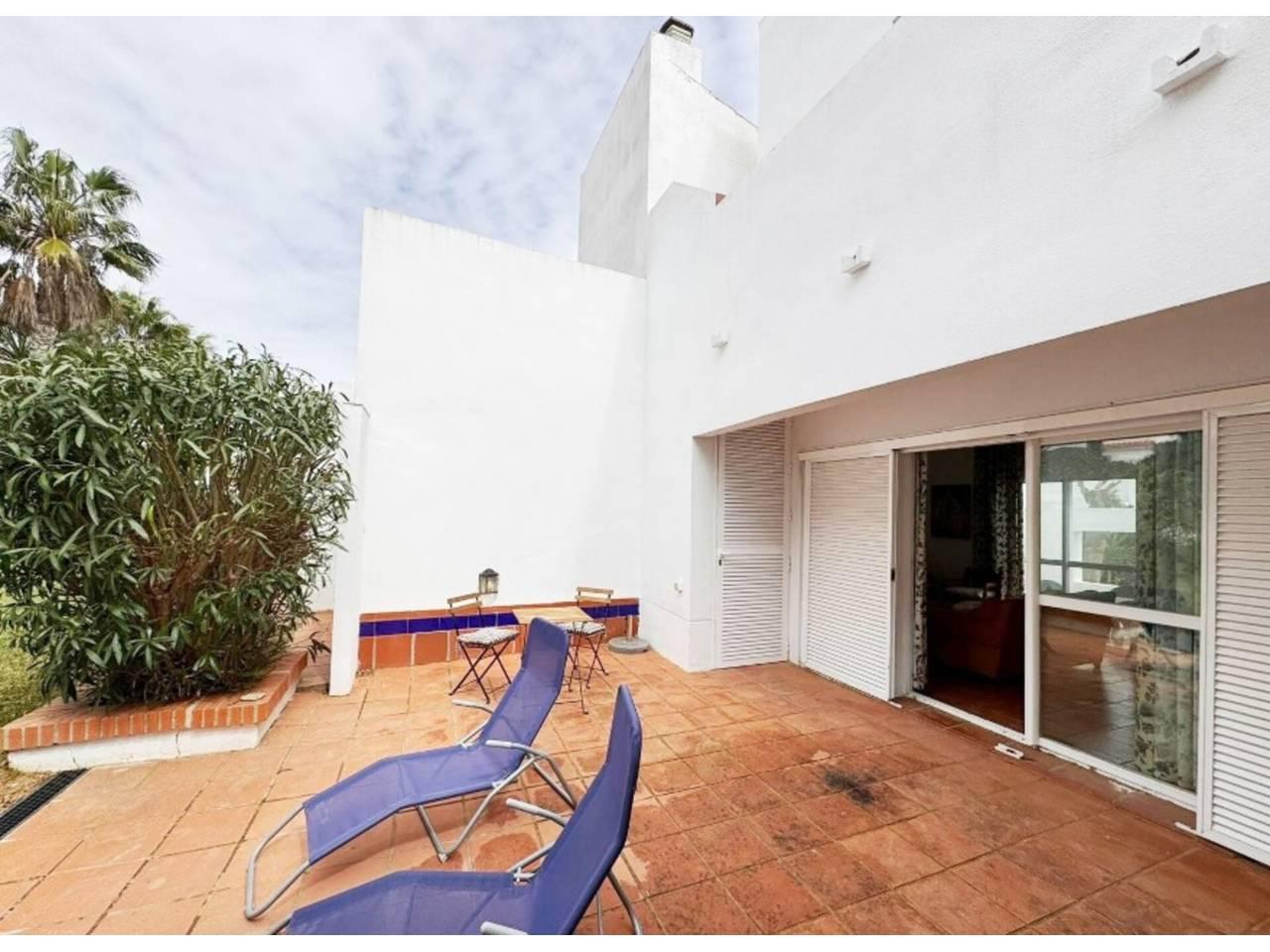 Casa Adosada de 3 Dormitorios y 2 Baños en alquiler vacacional en Chiclana de la Frontera