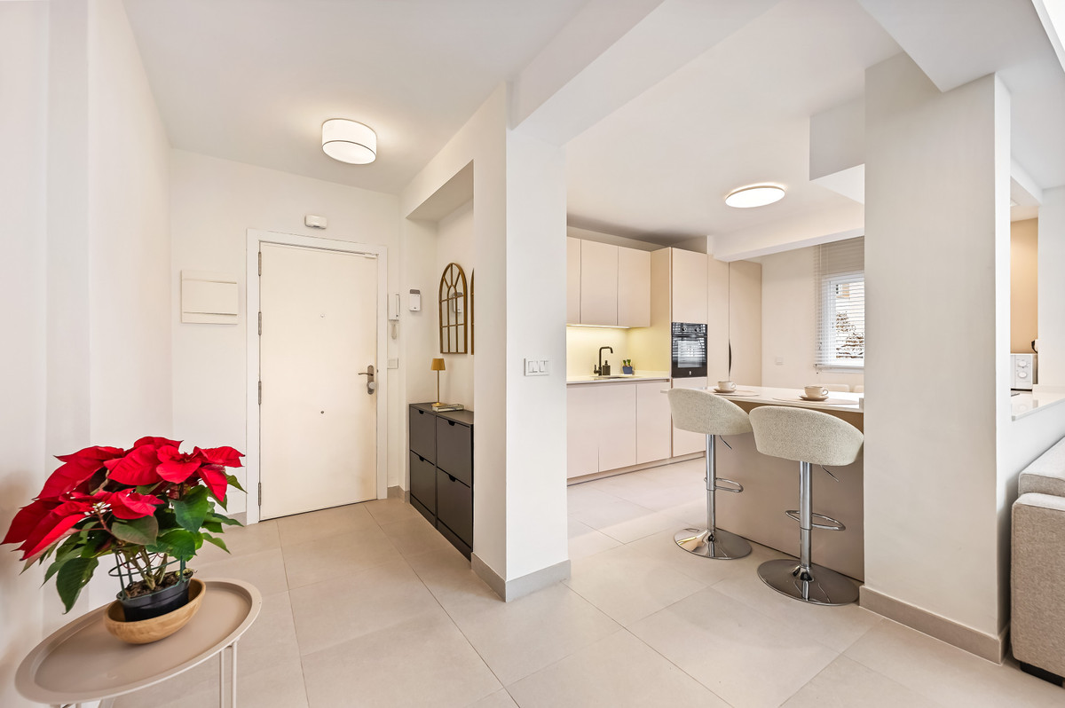 2 Bed, 1 Bath - Apartment for Rent in Marbella