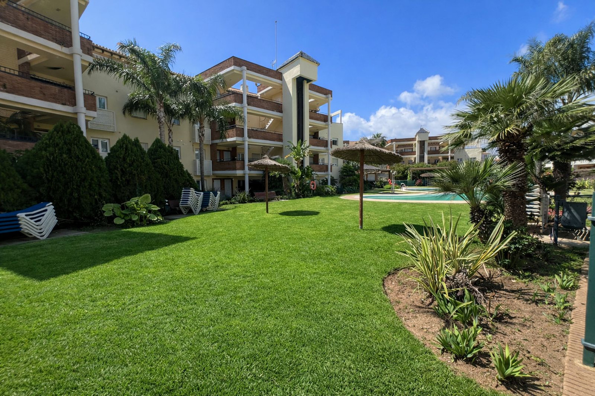 Piso de 2 Dormitorios en venta en Riviera del Sol, Mijas