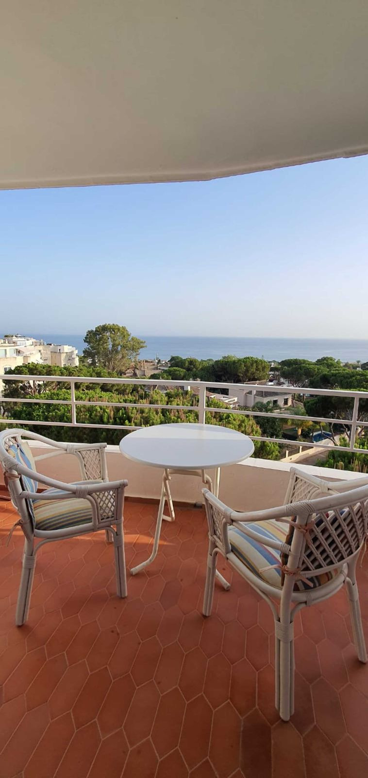Piso de 1 Dormitorio en alquiler en Las Chapas, Marbella
