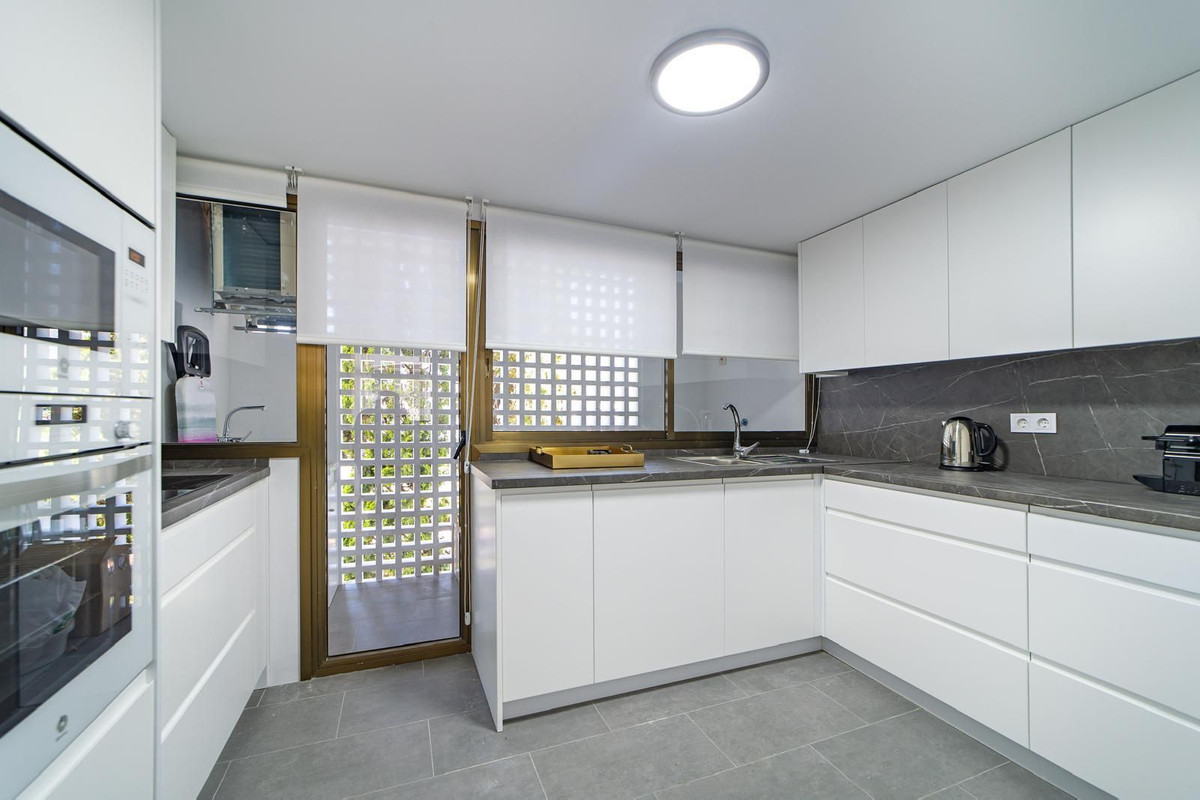 Piso de 2 Dormitorios en alquiler vacacional en Puerto Banús, Marbella