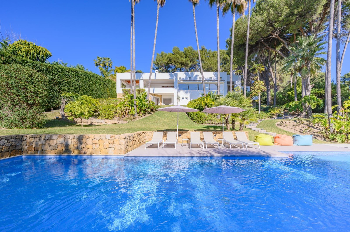 Finca de 6 Dormitorios en alquiler vacacional en Milla de Oro, Marbella