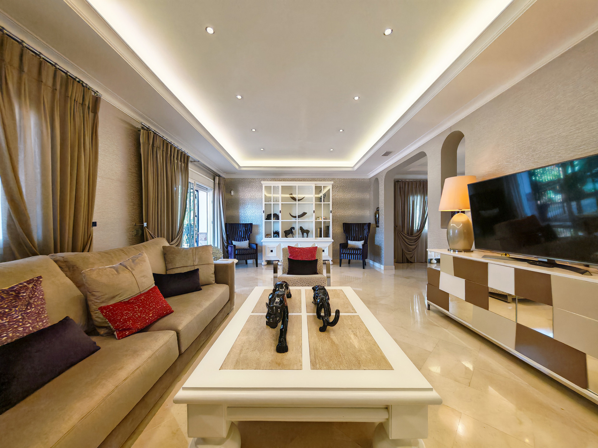 4 Bed - Villa for Sale in Elviria, Marbella
