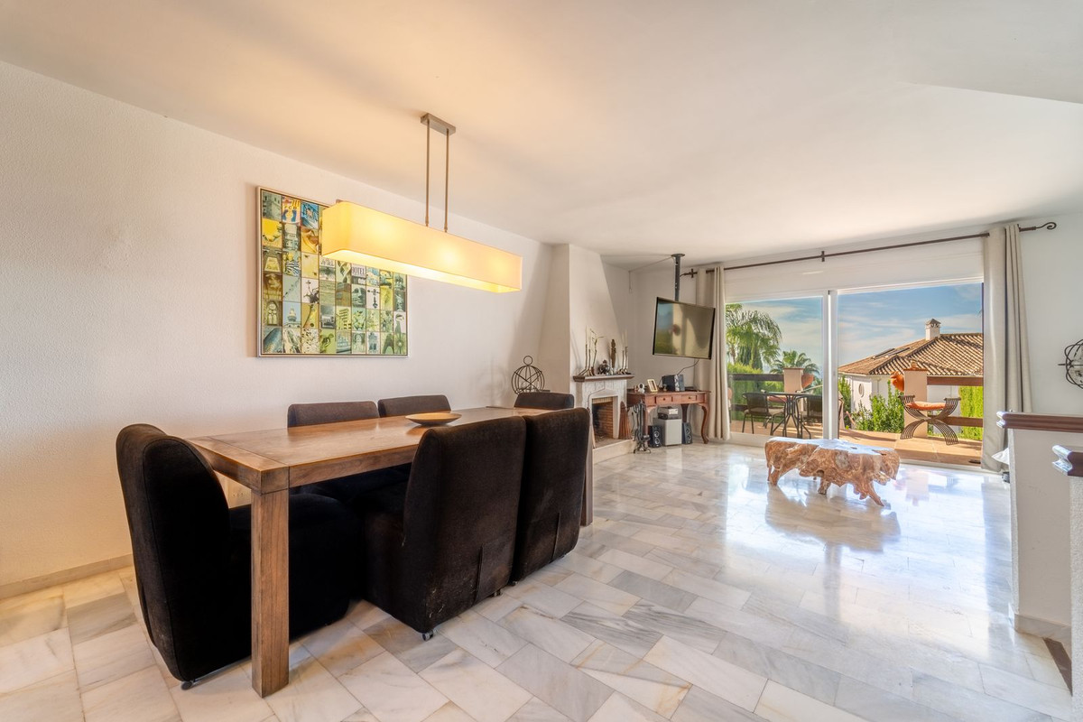 Casa Adosada de 3 Dormitorios en venta en Marbella
