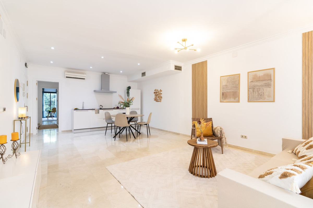 2 Bed, 2 Bath - Apartment for Sale in Puerto Banús