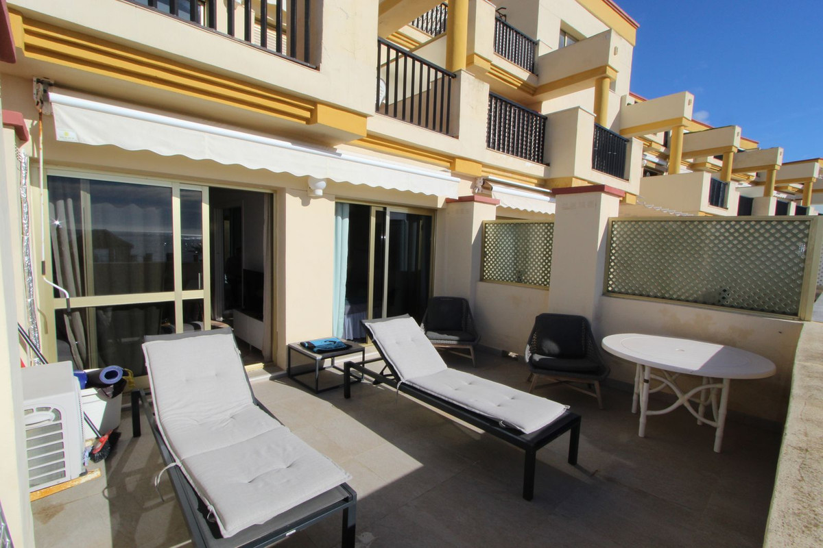 Piso de 1 Dormitorio y 1 Baño en venta en Elviria, Marbella