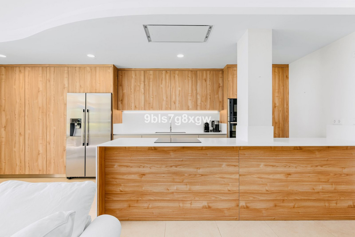 Piso de 3 Dormitorios y 2 Baños en venta en La Quinta, Benahavís