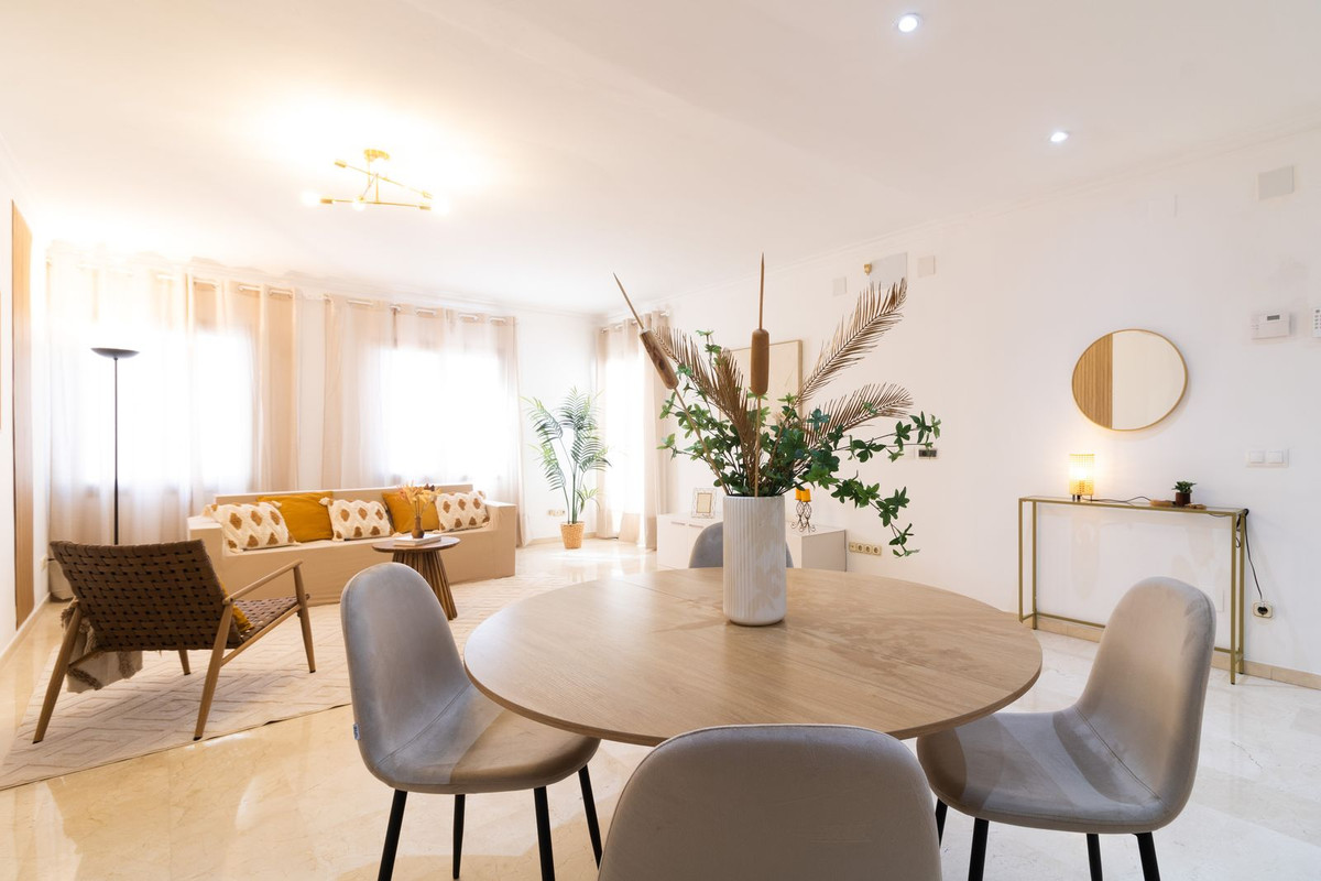 2 Bed, 2 Bath - Apartment for Sale in Puerto Banús