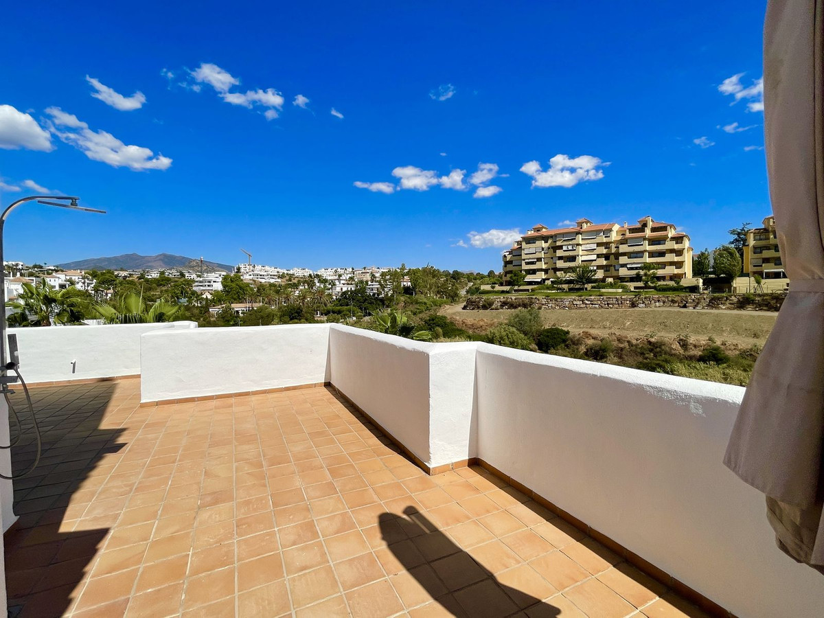 Piso de 3 Dormitorios en venta en Nueva Milla de Oro, Estepona