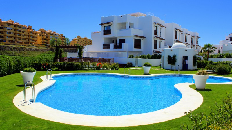 Piso de 3 Dormitorios en venta en Nueva Milla de Oro, Estepona