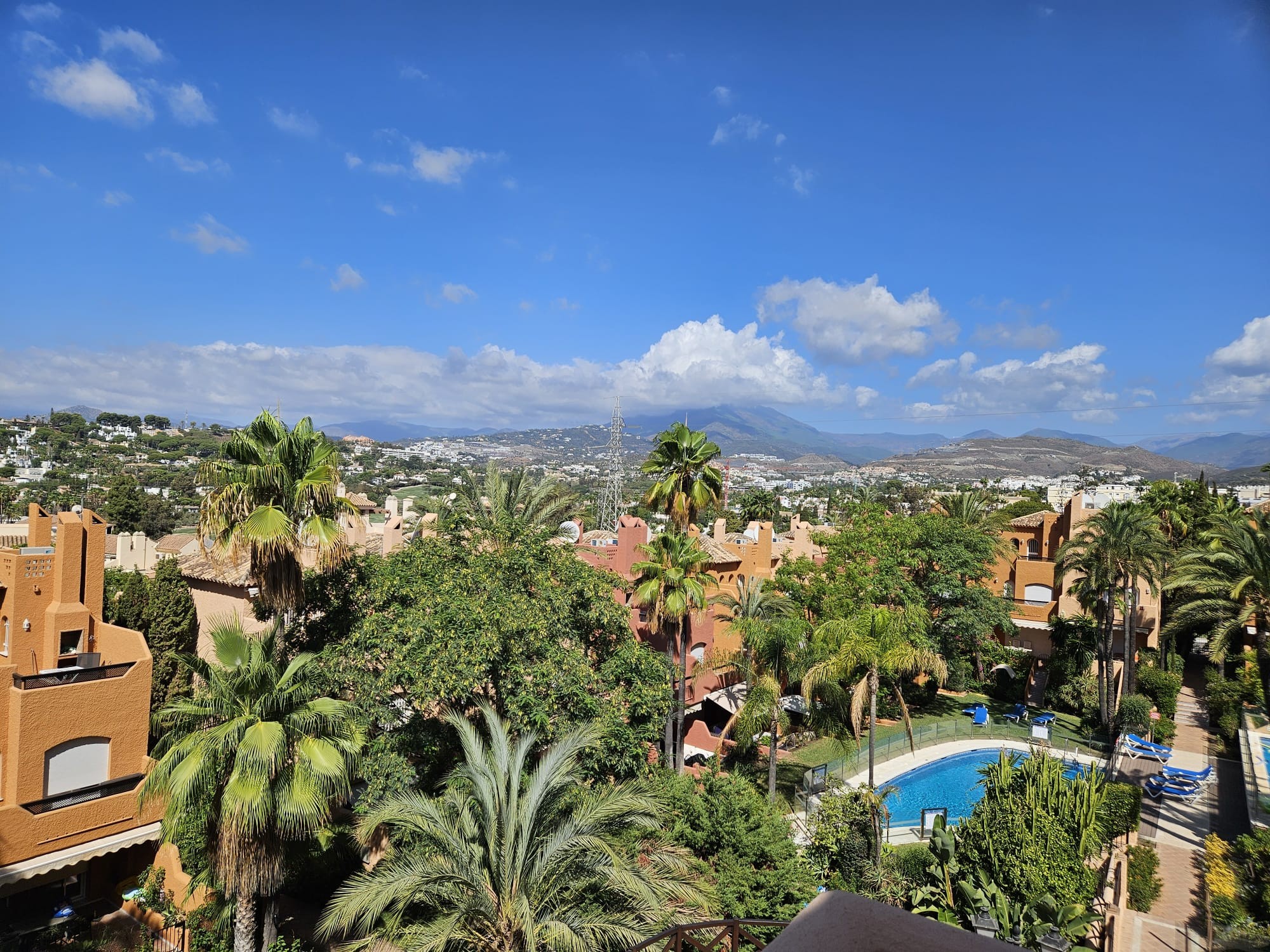 Casa Adosada de 3 Dormitorios y 4 Baños en venta en Puerto Banús, Marbella